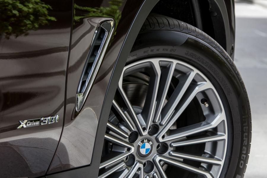 Колеса BMW X3 xDrive30i Luxury Line (G01) 2018 года  (MY) (фото 10 из 23)